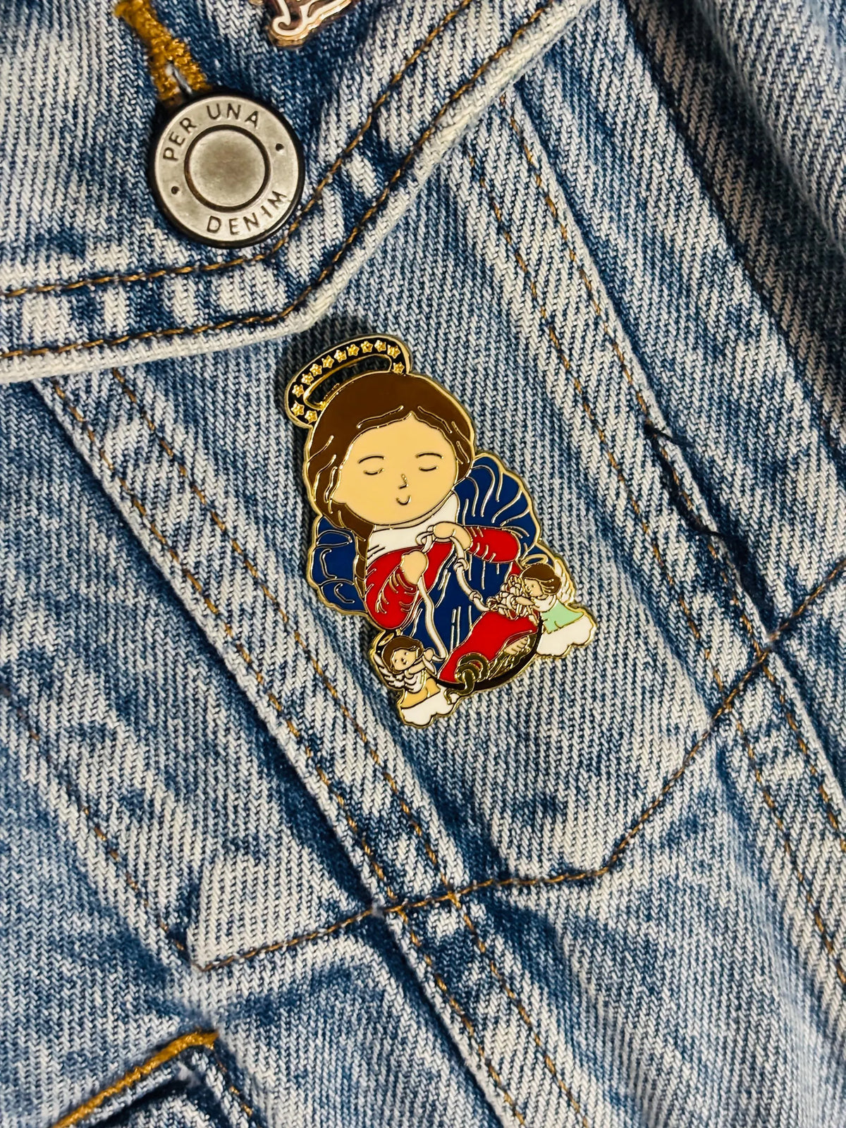 Mary Undoer of Knots Pin
