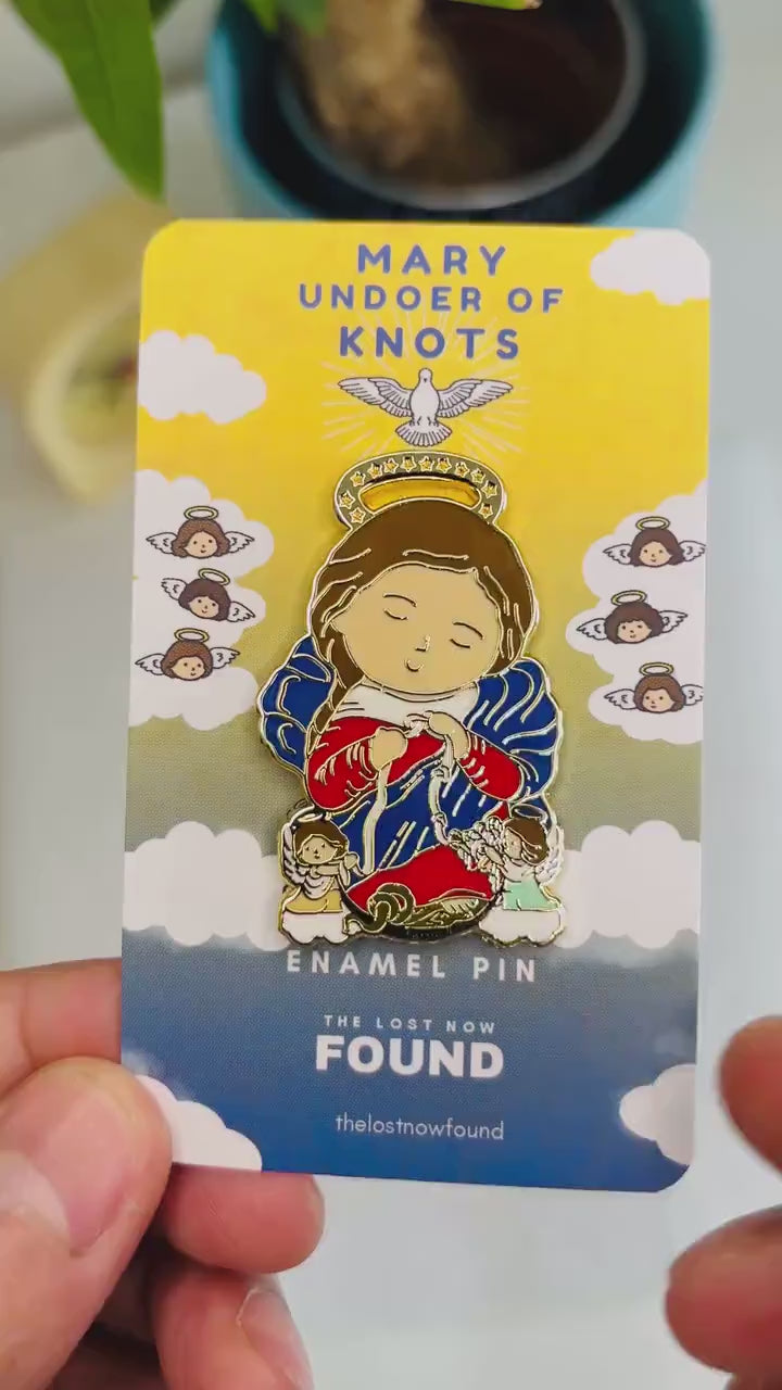 Mary Undoer of Knots Pin